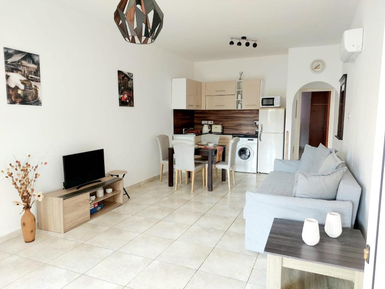 Joanne'S Cosy 1 Bdrm Apt Paphos Extérieur photo