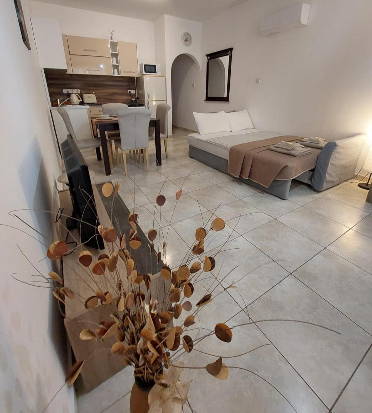 Joanne'S Cosy 1 Bdrm Apt Paphos Extérieur photo