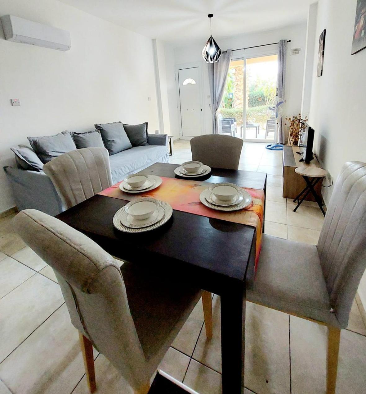 Joanne'S Cosy 1 Bdrm Apt Paphos Extérieur photo